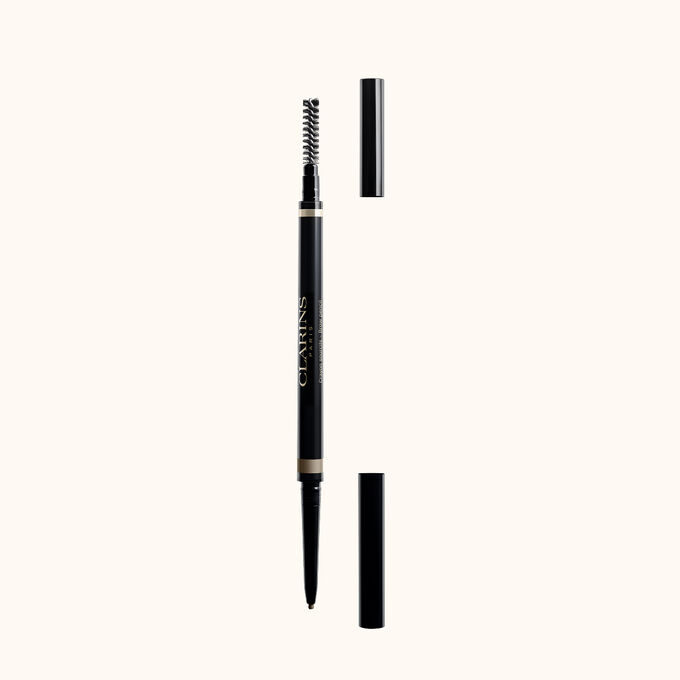 Packshot Clarins 2-in-1 Blond Brow Pencil -kulmakyn&auml;st&auml;, jossa on integroitu harja ja ultrahieno kierrett&auml;v&auml; k&auml;rki luonnollisia kulmia varten.