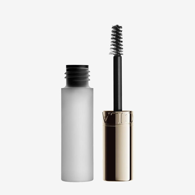 Packshot Clarins Clear Brow Gel -kulmageelist&auml;, joka on suunniteltu muotoilemaan, kohottamaan ja kiinnitt&auml;m&auml;&auml;n kulmat huoliteltuun, luonnolliseen ja pitk&auml;kestoiseen lopputulokseen.