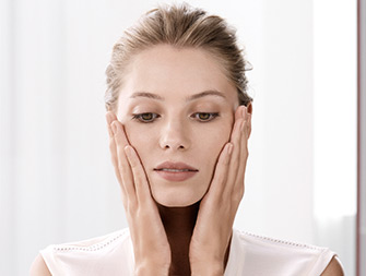 How to apply day cream